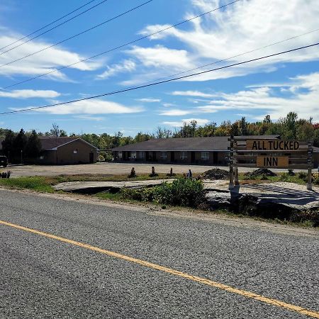 All Tucked Inn Waubaushene Exterior foto